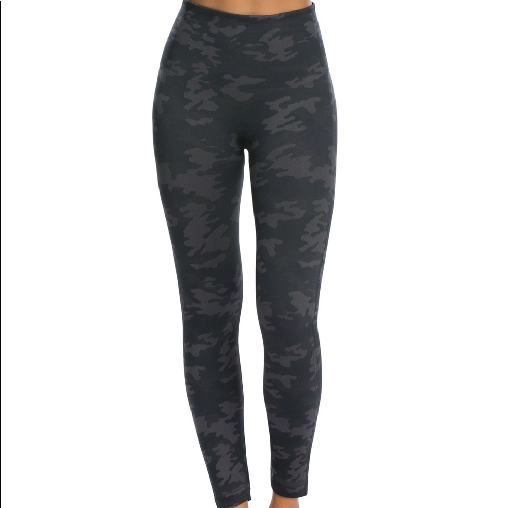 Spanx Look at Me Now Leggings